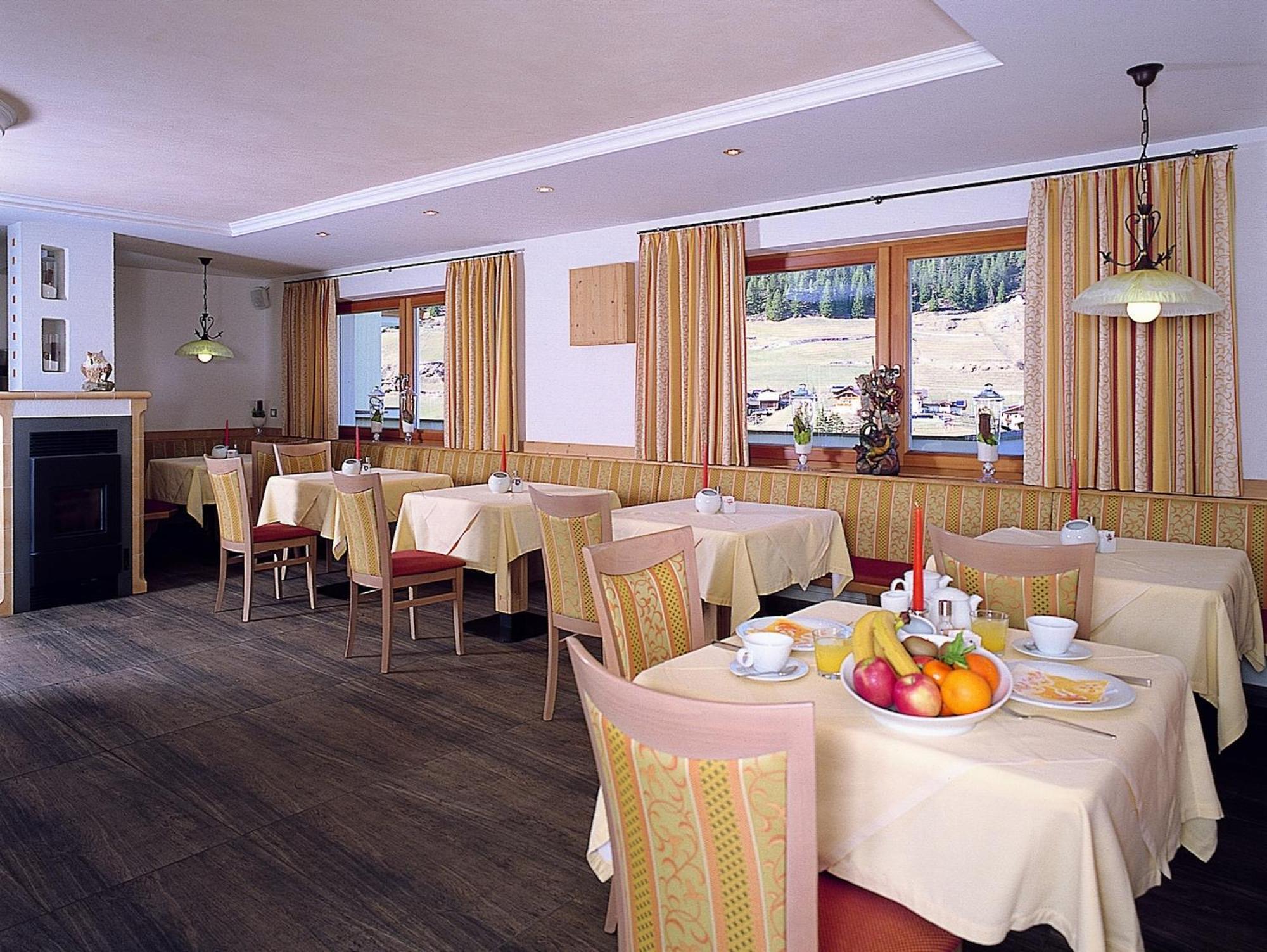 Garni Hotel Bel Vert Selva di Val Gardena Exterior foto